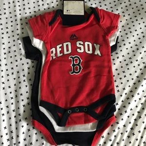 NWT MLB Red Sox 3 piece onesie set